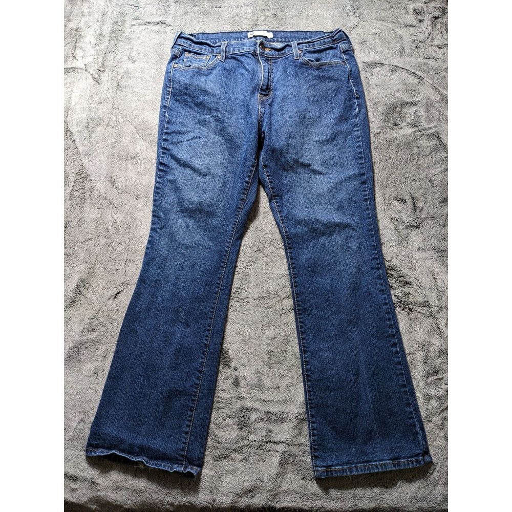 Levi's 515 Bootcut Women's Jeans Size 34x29 1/2 Medium Wash